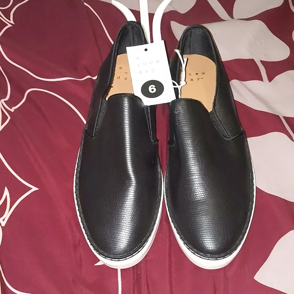 Women Slip-On Sneakers